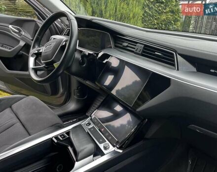 Серый Ауди E-Tron, объемом двигателя 0 л и пробегом 165 тыс. км за 33000 $, фото 24 на Automoto.ua