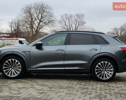 Сірий Ауді E-Tron, об'ємом двигуна 0 л та пробігом 117 тис. км за 27200 $, фото 7 на Automoto.ua
