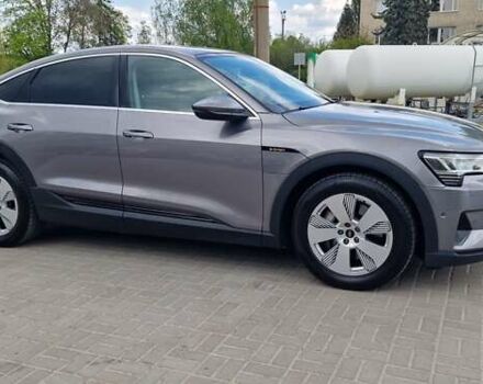 Серый Ауди E-Tron, объемом двигателя 0 л и пробегом 140 тыс. км за 25811 $, фото 16 на Automoto.ua