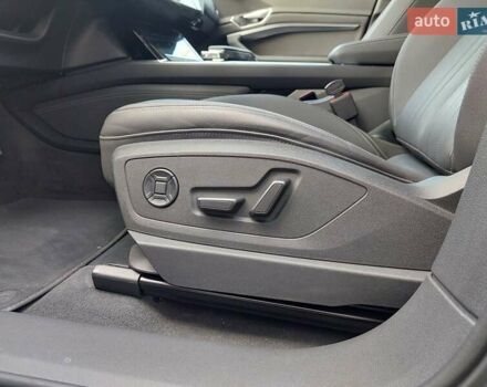 Серый Ауди E-Tron, объемом двигателя 0 л и пробегом 3 тыс. км за 47000 $, фото 23 на Automoto.ua