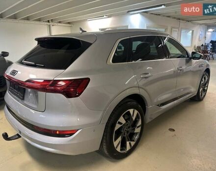 Сірий Ауді E-Tron, об'ємом двигуна 0 л та пробігом 152 тис. км за 24700 $, фото 4 на Automoto.ua