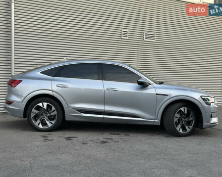 Сірий Ауді E-Tron, об'ємом двигуна 0 л та пробігом 45 тис. км за 33999 $, фото 13 на Automoto.ua