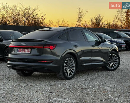 Серый Ауди E-Tron, объемом двигателя 0 л и пробегом 70 тыс. км за 42850 $, фото 15 на Automoto.ua