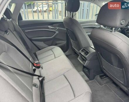 Серый Ауди E-Tron, объемом двигателя 0 л и пробегом 153 тыс. км за 28500 $, фото 9 на Automoto.ua