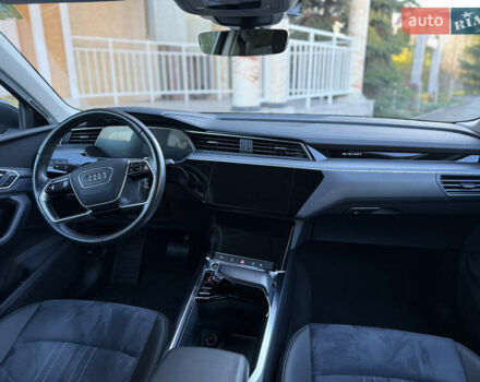 Серый Ауди E-Tron, объемом двигателя 0 л и пробегом 125 тыс. км за 26900 $, фото 31 на Automoto.ua