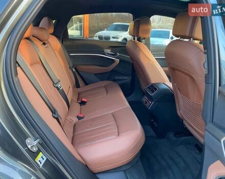 Сірий Ауді E-Tron, об'ємом двигуна 0 л та пробігом 53 тис. км за 29900 $, фото 24 на Automoto.ua