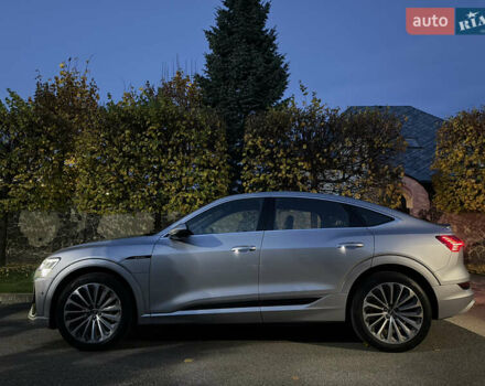Сірий Ауді E-Tron, об'ємом двигуна 0 л та пробігом 39 тис. км за 39800 $, фото 6 на Automoto.ua