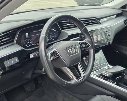 Сірий Ауді E-Tron, об'ємом двигуна 0 л та пробігом 140 тис. км за 28800 $, фото 77 на Automoto.ua
