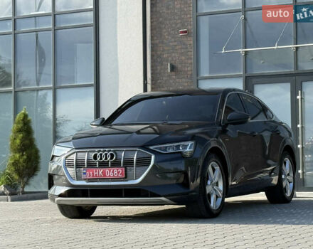 Серый Ауди E-Tron, объемом двигателя 0 л и пробегом 93 тыс. км за 28450 $, фото 9 на Automoto.ua