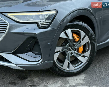 Серый Ауди E-Tron, объемом двигателя 0 л и пробегом 28 тыс. км за 34900 $, фото 8 на Automoto.ua