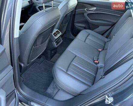 Сірий Ауді E-Tron, об'ємом двигуна 0 л та пробігом 98 тис. км за 31777 $, фото 9 на Automoto.ua