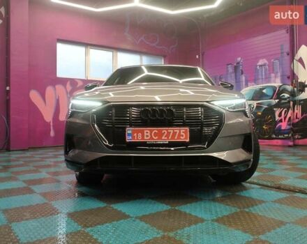 Серый Ауди E-Tron, объемом двигателя 0 л и пробегом 60 тыс. км за 29990 $, фото 5 на Automoto.ua