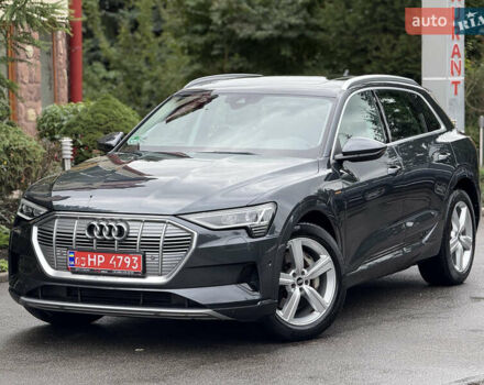 Серый Ауди E-Tron, объемом двигателя 0 л и пробегом 158 тыс. км за 27900 $, фото 1 на Automoto.ua