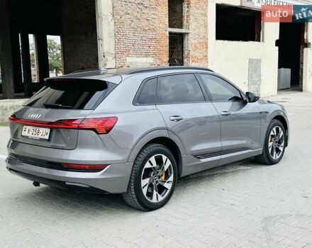 Ауди E-Tron 2021 в Тернополе на Automoto.ua Серый Ауди E-Tron, объемом двигателя 0 л и пробегом 85 тыс. км за 27999 $, фото 12 на Automoto.ua