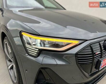 Серый Ауди E-Tron, объемом двигателя 0 л и пробегом 125 тыс. км за 34999 $, фото 102 на Automoto.ua