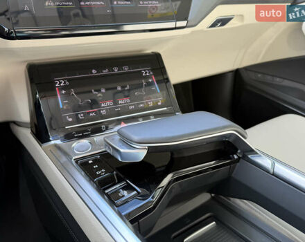 Серый Ауди E-Tron, объемом двигателя 0 л и пробегом 130 тыс. км за 37000 $, фото 71 на Automoto.ua