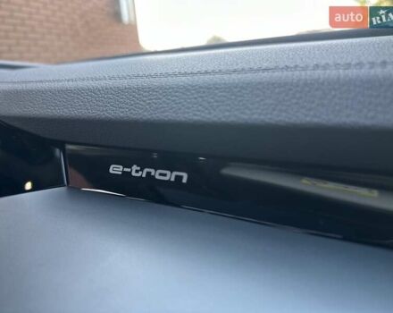 Серый Ауди E-Tron, объемом двигателя 0 л и пробегом 59 тыс. км за 37396 $, фото 31 на Automoto.ua