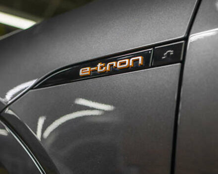 Сірий Ауді E-Tron, об'ємом двигуна 0 л та пробігом 73 тис. км за 38950 $, фото 26 на Automoto.ua
