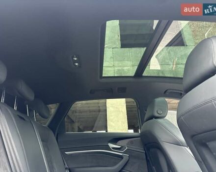 Ауди E-Tron 2021 в Тернополе на Automoto.ua Серый Ауди E-Tron, объемом двигателя 0 л и пробегом 85 тыс. км за 27999 $, фото 45 на Automoto.ua