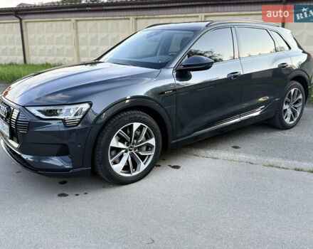 Серый Ауди E-Tron, объемом двигателя 0 л и пробегом 59 тыс. км за 39900 $, фото 3 на Automoto.ua