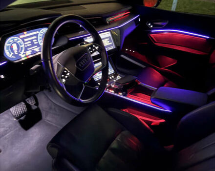 Серый Ауди E-Tron, объемом двигателя 0 л и пробегом 32 тыс. км за 41990 $, фото 13 на Automoto.ua