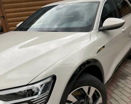 Сірий Ауді E-Tron, об'ємом двигуна 0 л та пробігом 46 тис. км за 36900 $, фото 8 на Automoto.ua