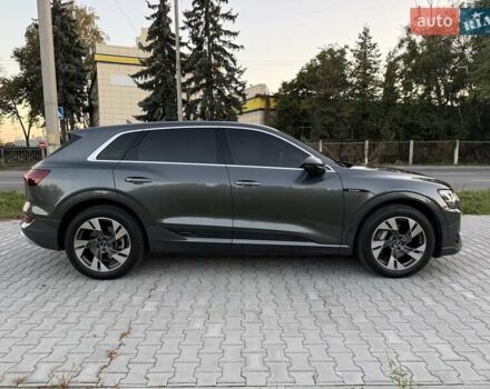 Серый Ауди E-Tron, объемом двигателя 0 л и пробегом 44 тыс. км за 33900 $, фото 31 на Automoto.ua