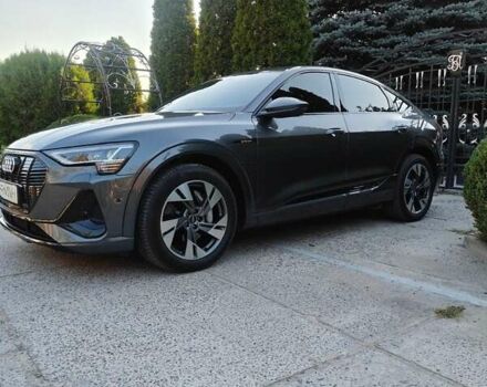 Сірий Ауді E-Tron, об'ємом двигуна 0 л та пробігом 110 тис. км за 33700 $, фото 18 на Automoto.ua