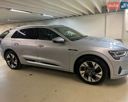 Сірий Ауді E-Tron, об'ємом двигуна 0 л та пробігом 152 тис. км за 24700 $, фото 3 на Automoto.ua