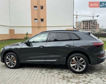 Серый Ауди E-Tron, объемом двигателя 0 л и пробегом 47 тыс. км за 40500 $, фото 1 на Automoto.ua