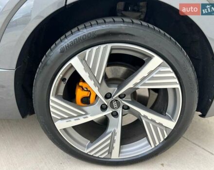 Серый Ауди E-Tron, объемом двигателя 0 л и пробегом 125 тыс. км за 34999 $, фото 27 на Automoto.ua