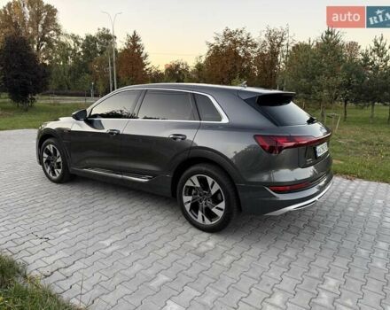 Серый Ауди E-Tron, объемом двигателя 0 л и пробегом 44 тыс. км за 33900 $, фото 13 на Automoto.ua