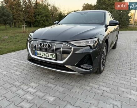 Серый Ауди E-Tron, объемом двигателя 0 л и пробегом 44 тыс. км за 33900 $, фото 40 на Automoto.ua