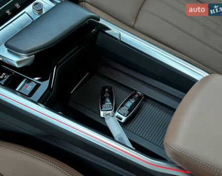 Серый Ауди E-Tron, объемом двигателя 0 л и пробегом 70 тыс. км за 42850 $, фото 39 на Automoto.ua