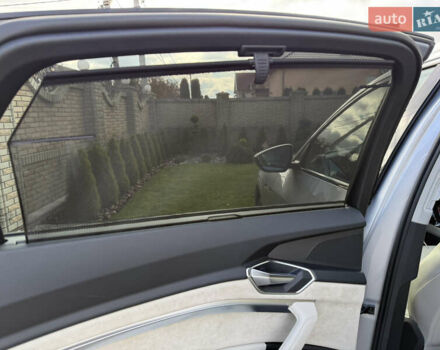 Серый Ауди E-Tron, объемом двигателя 0 л и пробегом 130 тыс. км за 37000 $, фото 108 на Automoto.ua