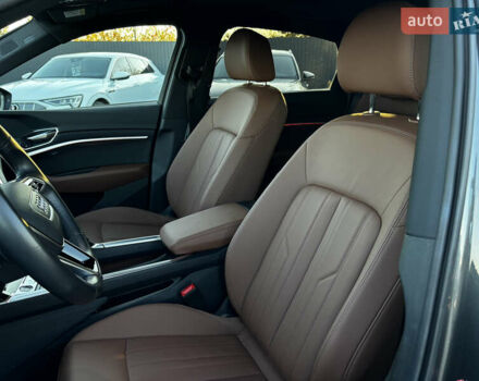 Серый Ауди E-Tron, объемом двигателя 0 л и пробегом 70 тыс. км за 42850 $, фото 20 на Automoto.ua