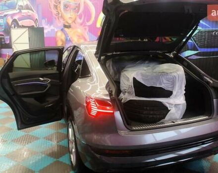 Серый Ауди E-Tron, объемом двигателя 0 л и пробегом 60 тыс. км за 29990 $, фото 33 на Automoto.ua