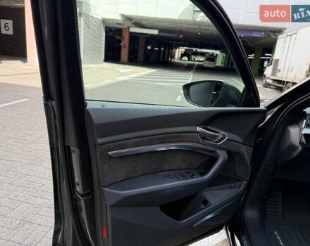 Сірий Ауді E-Tron, об'ємом двигуна 0 л та пробігом 45 тис. км за 48137 $, фото 25 на Automoto.ua