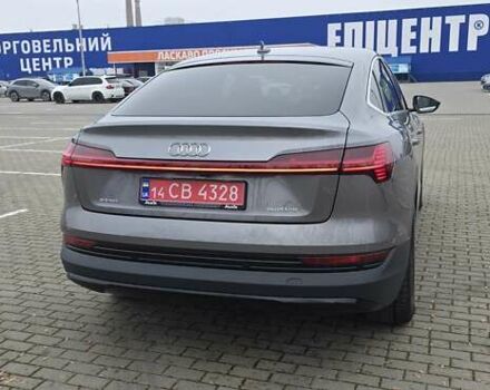 Сірий Ауді E-Tron, об'ємом двигуна 0 л та пробігом 140 тис. км за 28800 $, фото 44 на Automoto.ua