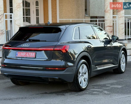 Серый Ауди E-Tron, объемом двигателя 0 л и пробегом 125 тыс. км за 26900 $, фото 12 на Automoto.ua