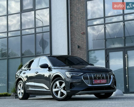 Серый Ауди E-Tron, объемом двигателя 0 л и пробегом 93 тыс. км за 28450 $, фото 1 на Automoto.ua