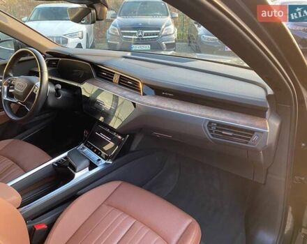 Сірий Ауді E-Tron, об'ємом двигуна 0 л та пробігом 53 тис. км за 29900 $, фото 9 на Automoto.ua