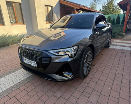 Серый Ауди E-Tron, объемом двигателя 0 л и пробегом 29 тыс. км за 45500 $, фото 1 на Automoto.ua