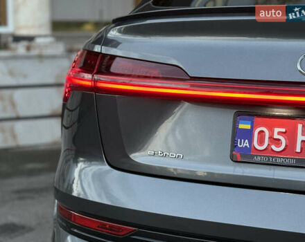 Серый Ауди E-Tron, объемом двигателя 0 л и пробегом 28 тыс. км за 34900 $, фото 21 на Automoto.ua