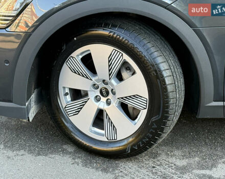 Серый Ауди E-Tron, объемом двигателя 0 л и пробегом 125 тыс. км за 26900 $, фото 8 на Automoto.ua