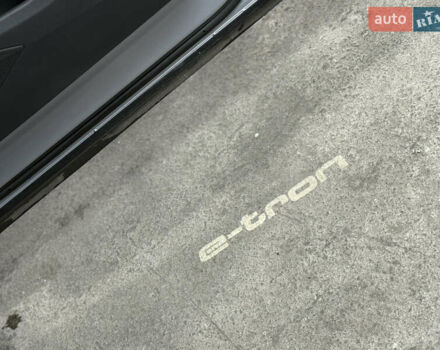 Серый Ауди E-Tron, объемом двигателя 0 л и пробегом 44 тыс. км за 33000 $, фото 46 на Automoto.ua