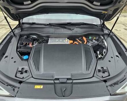 Серый Ауди E-Tron, объемом двигателя 0 л и пробегом 116 тыс. км за 35500 $, фото 4 на Automoto.ua