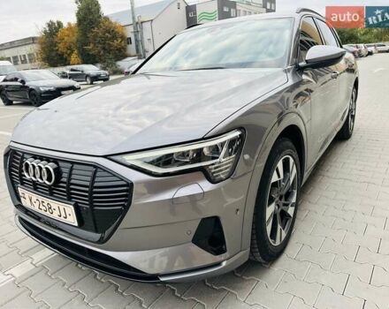 Ауди E-Tron 2021 в Тернополе на Automoto.ua Серый Ауди E-Tron, объемом двигателя 0 л и пробегом 85 тыс. км за 27999 $, фото 7 на Automoto.ua