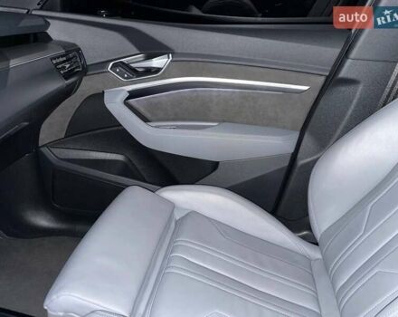 Серый Ауди E-Tron, объемом двигателя 0 л и пробегом 44 тыс. км за 33900 $, фото 61 на Automoto.ua