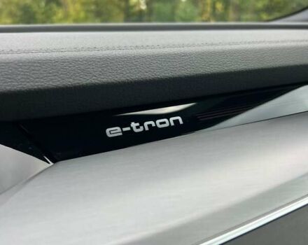 Серый Ауди E-Tron, объемом двигателя 0 л и пробегом 125 тыс. км за 34999 $, фото 76 на Automoto.ua